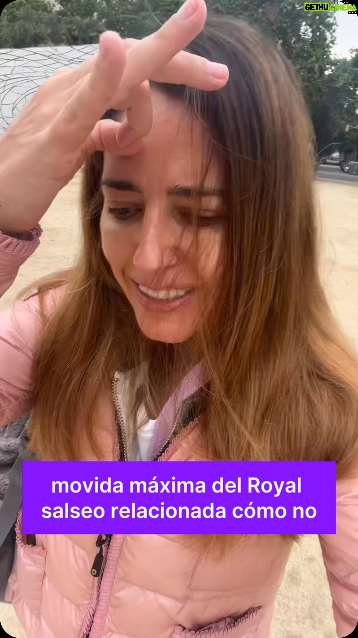 Núria Marín Instagram - He grabado un #RoyalSalseo en la calle para contaros la última hora sobre HyM. Así soy.