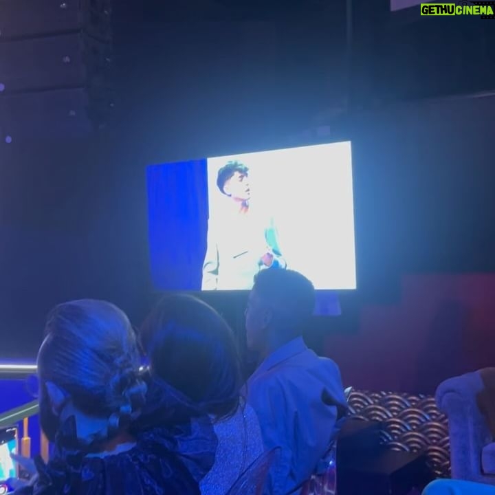 Núria Marín - 6K Likes - Anoche fue un sueño ser la maestra de ceremonias junto a @lucloren de los #Cerawards. Qué lujazo de equipo, de compañero de escenario, de look… Os dejo unos pedacitos de lo que viví. 🥰
@cerave_es
Lookazo de @yolancris