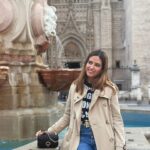 Núria Marín Instagram - 24 horas en Sevilla en 7 puntos: 1- Con @nandoescribano reviviendo el espíritu mariposa que es único, irrepetible e inimitable. 2- Postureo ante la Giralda. 3- Mirando un árbol. 4- Torre del Oro. 5- 🪭🪭🪭 6- Firmando “Soy Afrodita” en La Casa del Libro 7- Encuentro inesperado 🤣 @temasdehoy @planetadelibros