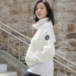 Na Hae-ryung Instagram - #광고 @CanadaGoose 자꾸손이가는 나의 싱클레어 재킷 🤍 #CanadaGooseKR #LiveInTheOpen #캐나다구스