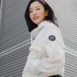 Na Hae-ryung Instagram - #광고 @CanadaGoose 자꾸손이가는 나의 싱클레어 재킷 🤍 #CanadaGooseKR #LiveInTheOpen #캐나다구스