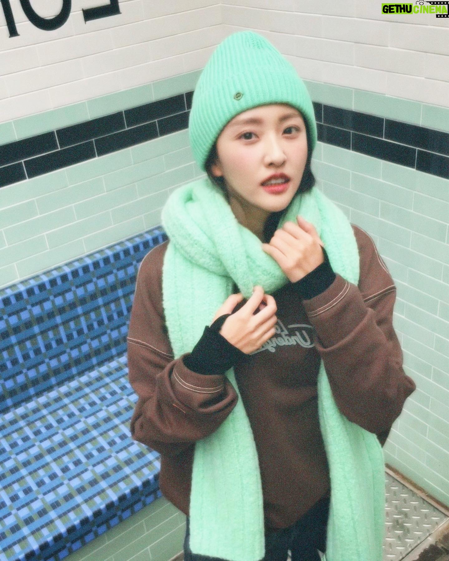 Na Hae-ryung Instagram - @londonunderground.studio 💚