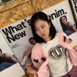 Na Hae-ryung Instagram - @mmmjeans.official 런칭팝업에 다녀왔어요 🤍 #MMM 🤍너무 예뻐서 다 쓸어담았..🫢 18일까지 현대백화점 압구정본점 B2F 에서 만날수있어요:)
