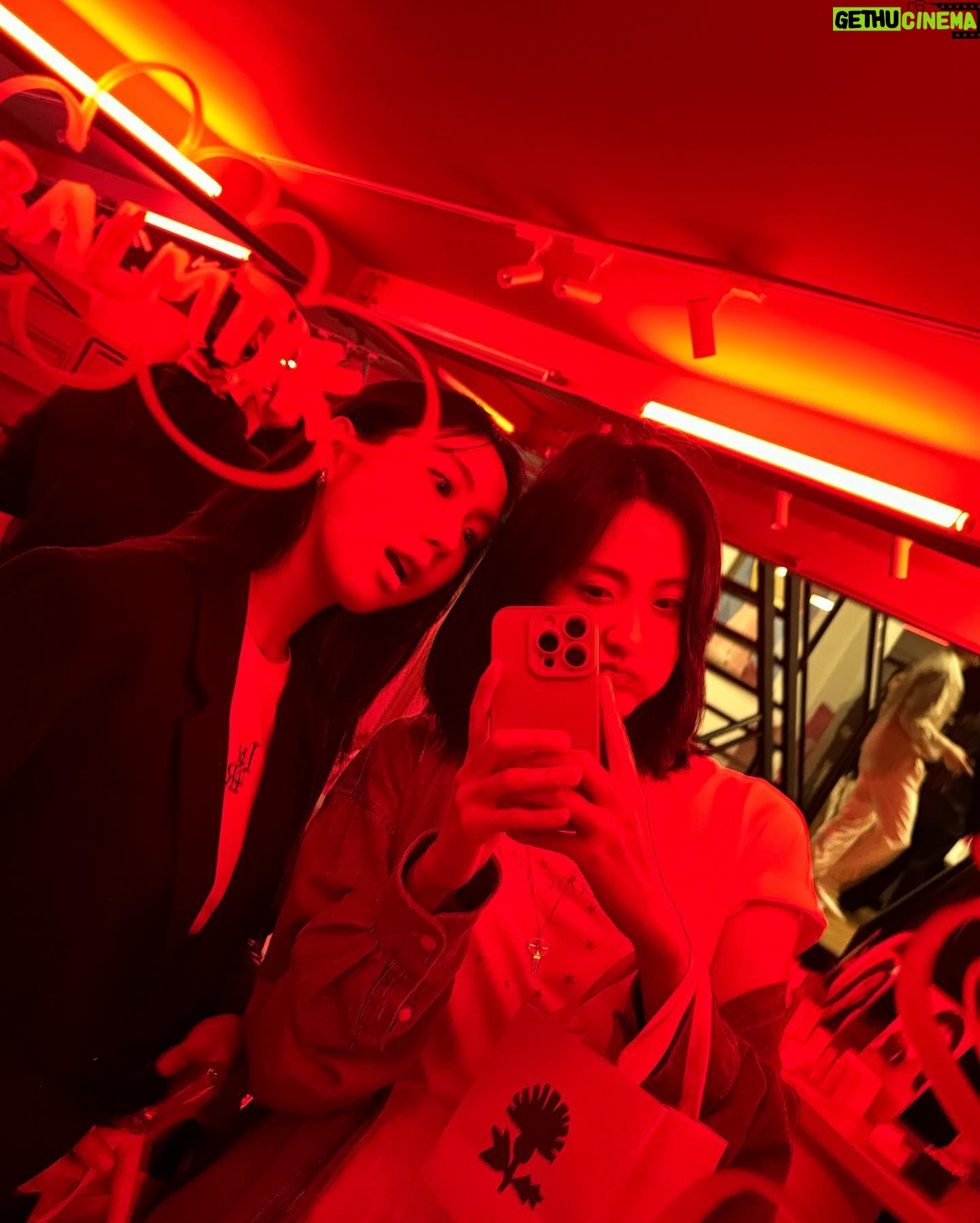 Na Hae-ryung Instagram - @talithakoum_official 🤍립큐어밤틱에 반한시간💄💋