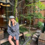 Na Hae-ryung Instagram - 나무의자 앉을땐 가시 조심 👀