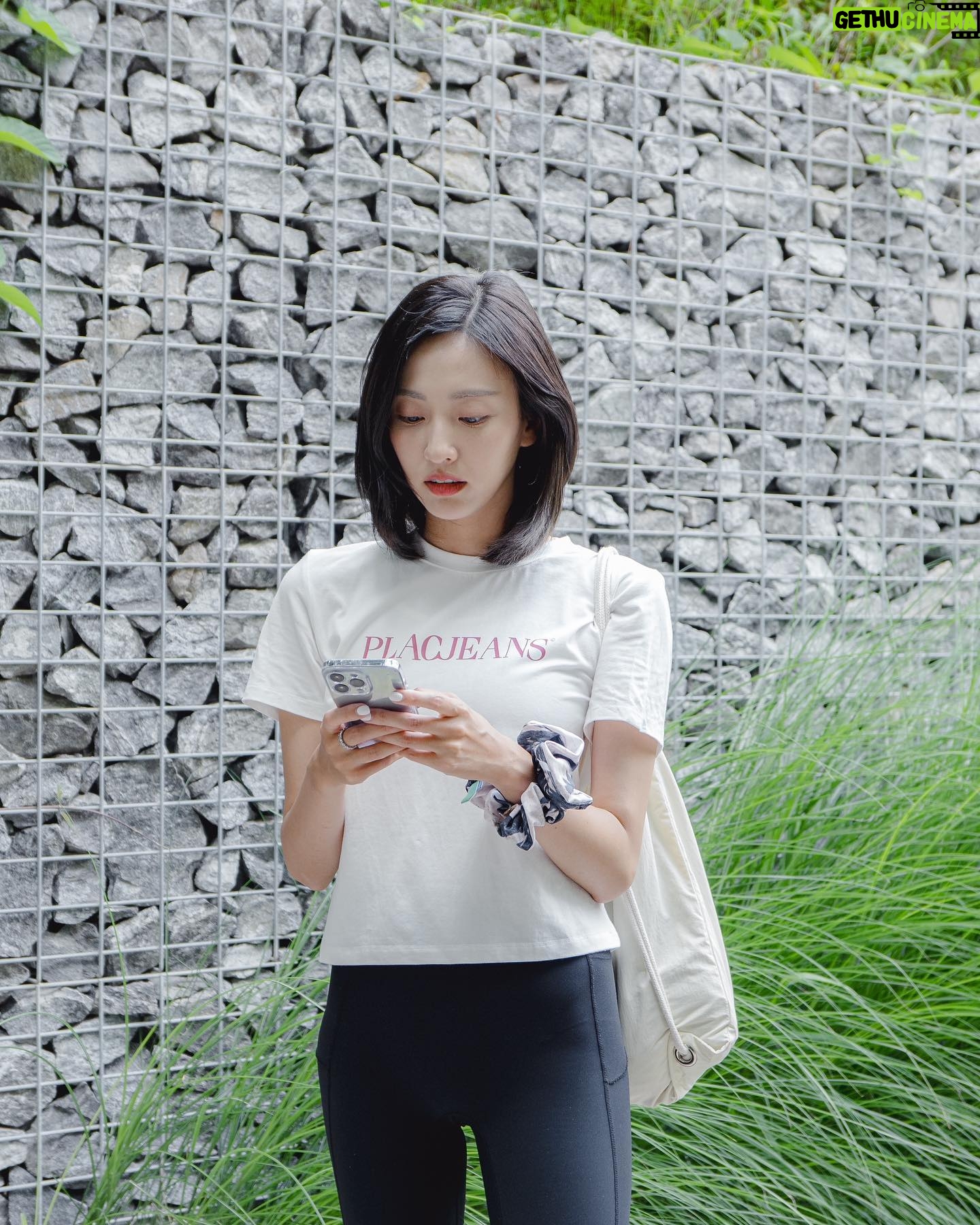 Na Hae-ryung Instagram - μμν
π«§ μ²μ¬πΌπ» @antweekly μ€λΉ μ¬μ§ κ°μ¬ν΄π«§