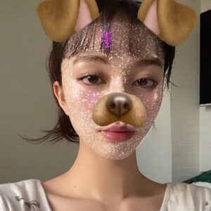 NaHo Instagram - 皆さん、ゴールデンウィークはいかがお過ごしでしょうか？？☺️
.
私は沢山映画を見ながら過ごしています。皆さんのおすすめの映画があれば是非教えて下さい！
.
写真は友達と映画を観に行った時のものです🎬
欲張って飲み物のLサイズを注文したら、想像以上に大きかったです、、🤣
.
4枚目の動画は、最近やっとインスタの加工の使い方がわかったので遊んでみました。噂通り盛れますね、、🐶（気づくの遅い）
.
皆さんお体に気をつけて、
楽しいゴールデンウィークになりますように..！
.
感谢大家一直以来的支持，祝你们五一快乐，愿你们每天都开心🥳
.
#GW #ゴールデンウィーク #劳动节 #七穂 #七穗 #青春有你2 #NaHo #qisui #youthwithyou #secondcultureinc