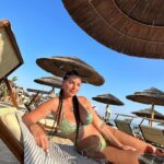 Nadège Lacroix Instagram – Bon week end les coupains 💙💋

#italia #vacation #weekend #soleil #plage #bikini #relax #mylife #happyme #togo