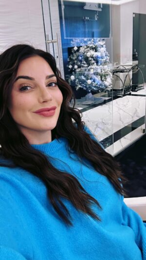 Nadège Lacroix Instagram - Coucou les filles ! 😊

Devenir INFLUENCEUSE ça vous dit ? 

Les influenceurs sont très occupés pendant la période de Noël ! 🎄

Ils courent dans les salons et les cliniques et bénéficient de nombreux avantages. 🎁🎁🎁

Et devinez quoi ?

Aujourd’hui vous pouvez 
DEVENEZ L’INFLUENCEUR 😉 @aesthetics_clinic_geneva et bénéficiez : 

-20% ‼️ sur votre prochain soin
si vous REPOSTEZ une photo ou vidéo ou réel de @aesthetics_clinic_geneva ! Vous prenez un screenshot du partage et vous l envoyez par mail à info@aesthetics-ge.ch en échange la réception vous envoie un bon de -20% pour votre prochain soin ! (Sauf Botox et operations chirurgicale) 

- 50% ‼️sur votre traitement  si vous CRÉEZ une photo ou une vidéo ou un réel CHEZ Aesthetics Clinic et la publiez sur Instagram , facebook et/ou TikTok ! (Post qui reste pas story)

Alors partagez votre post, vous mentionnez l’Aesthetics Clinic ❤️, 
Vous faites un screenshot pour garder “les preuves” et voilà! 

Vous montrez le screenshot à la réception et vous recevez -50% de rabais! 💰

Alors toi aussi deviens influencer et gagne des rabais !!!

#publicite #clinique #aesthetics #clinic #beauty #beautytreatment #care #treatments #promotion #cristmas