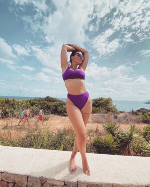 Nadège Lacroix Instagram - Bien arrivée a ibiiiiizzzaaaaaaa ! 

@destinopachaofficial 💜

#hotel #spain #ibiza #destino #vacation #electro #partypeople #happygirl #letsgo #happyme #bikini #party #💜