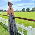 Nadège Lacroix Instagram – ☀️ POLO 🐎

Quelle belle journée ☀️

On est a la finale de polo nous aujourd’hui et c est trop sympa ! Vous faites quoi vous les amis ??? 😎

#polo #geneve #geneva #poloclub #sunday #sundayfunday #sunnyday #☀️