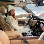 Nadège Lacroix Instagram - Let s goooooooo ! @autobritt ♥️ @landroverswitzerland #conduitesurneige #conduitesurglace #garage #rangerover #race #beautifulday #gstaad #♥️ #4x4 #❄️ #autobritt #switzerland #influencer #digitalmarketing