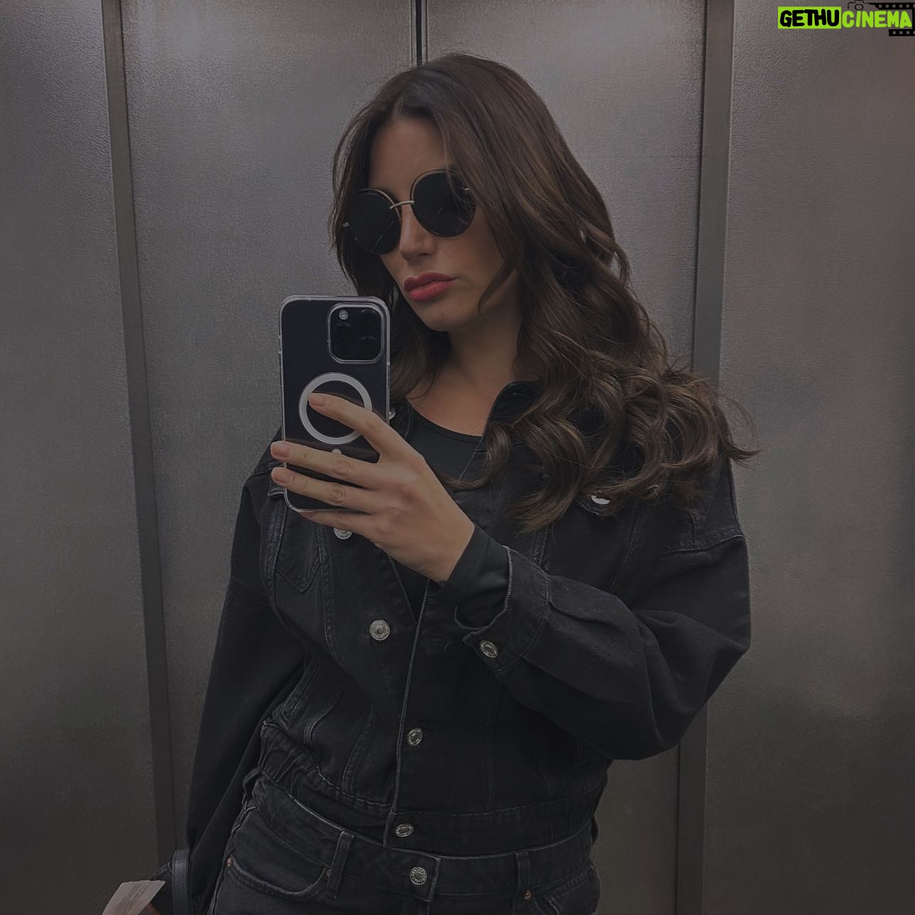 Nadège Lacroix - 3 Likes - Quand tu sors de chez @hairmaniageneva ❤️
Le best @hairmania_jeremy !
#newhair #newhaircut #newhairstyle #loveit #automnhair #automnhaircolor #automnhairstyle #❤️