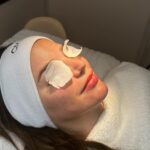 Nadège Lacroix Instagram – NOUVEAU SOIN !

 🌲 Alpine Honey Lift 🍯

En exclusivité chez Aesthetics clinic à Genève & Gstaad

Véritable traitement anti-age aux bienfaits suivants :

ANTIOXYDANT. Riche en antioxydants, acides aminés, vitamines B et C, minéraux et oligoéléments, le miel favorise la régénération de la peau et booste la cicatrisation. Ainsi, il améliore la texture de la peau et permet d’éviter les rides prématurées en éliminant les toxines en profondeur.

Le soin se déroule en plusieurs étapes :

1- Nettoyage de la peau en profondeur 
2- microneedling aux vitamines & acide hyaluronique 
3- Masque Honey Lift Suisse

Offre spéciale : *250 chf* 

Prendre RDV 👇

 * 41 22 732 22 23* 
Ou par whatsapp 
 * 41 79 931 20 66* 

Aesthetics clinic Genève 
18 chemin Rieu 
1208 Genève

#partenariatrémunéré  #aesthetics #aestheticsclinic #geneve #geneva #gstaad #newtreatments #new #treatments #alpinehoneylift #alpine #honey #winter #lift #skin #skintreatment #skincare #skingoals