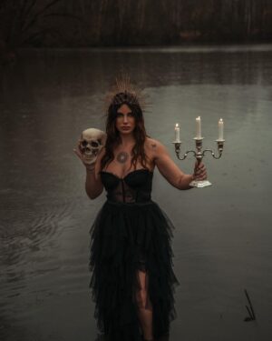 Nadège Lacroix Instagram - Allez promis après j arrête 😊♥️ mais j aime tellement les photos de ce shooting ! 📸 je comprends que certains trouvent ça un peu dark par rapport à mon contenu habituel et c est pour ça que j adore me laisser guider vers d autres univers et je trouve que celui est vraiment intéressant ! ♥️

Robe @venuscollection.2.0.2.3 MUA @sd.makeup.artist 📸 @philippinesphotography_ orga @dla13.0 ♥️♥️♥️

Merci ♥️

#shooting #photo #pictures #pic #picoftheday #insta #instagood #instalike #instadaily #lake #witch #goodwitch #mystique #love #univers #paris