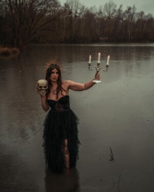 Nadège Lacroix Instagram - Allez promis après j arrête 😊♥️ mais j aime tellement les photos de ce shooting ! 📸 je comprends que certains trouvent ça un peu dark par rapport à mon contenu habituel et c est pour ça que j adore me laisser guider vers d autres univers et je trouve que celui est vraiment intéressant ! ♥️

Robe @venuscollection.2.0.2.3 MUA @sd.makeup.artist 📸 @philippinesphotography_ orga @dla13.0 ♥️♥️♥️

Merci ♥️

#shooting #photo #pictures #pic #picoftheday #insta #instagood #instalike #instadaily #lake #witch #goodwitch #mystique #love #univers #paris