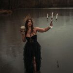 Nadège Lacroix Instagram - Allez promis après j arrête 😊♥️ mais j aime tellement les photos de ce shooting ! 📸 je comprends que certains trouvent ça un peu dark par rapport à mon contenu habituel et c est pour ça que j adore me laisser guider vers d autres univers et je trouve que celui est vraiment intéressant ! ♥️ Robe @venuscollection.2.0.2.3 MUA @sd.makeup.artist 📸 @philippinesphotography_ orga @dla13.0 ♥️♥️♥️ Merci ♥️ #shooting #photo #pictures #pic #picoftheday #insta #instagood #instalike #instadaily #lake #witch #goodwitch #mystique #love #univers #paris