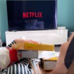 Nadège Lacroix Instagram – Je suis la seule qui kiff quand son mec reprend le taff ??? 

Mais je l aime d amour quand meme ♥️😉

#teamhousewife #teamflemme #netflix #chill #relax #kiff #mavie #alone #instagood #instareel #reels #housewife #love #😂