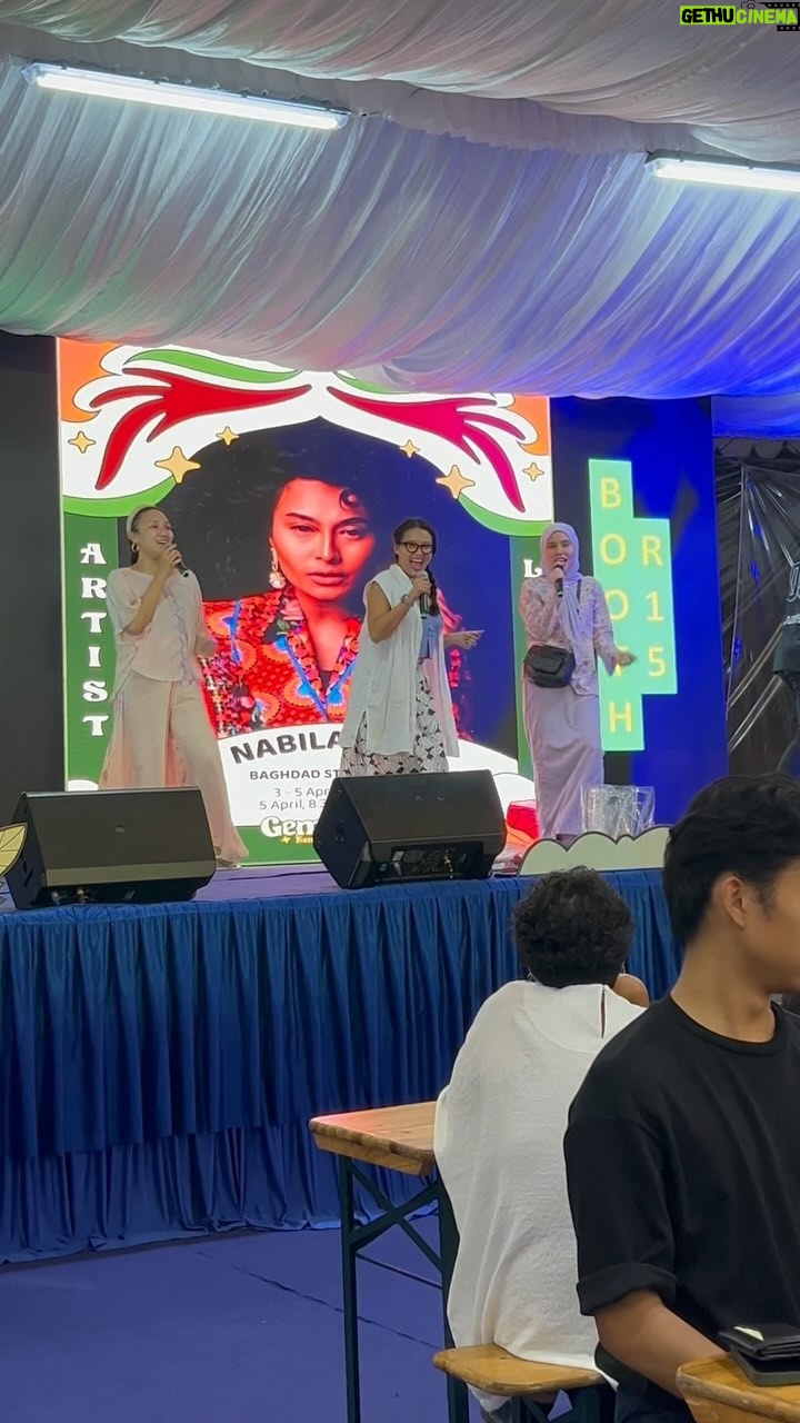 Nadia Aqilah - 3.3K Likes - ✨Triple N on stage. Besok last day di Kg Gelam. Datang singgah booth kami R15, kita bagi special price punya, datang awal tau sebab stock limited. Besok uols nak request lagu apa pulak?