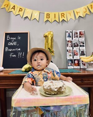 Nadia Aqilah Instagram - To my hero who loves banana a little too much lately, pastu hadiahkan poonami after. Tiada yang lain kami mahukan selain bahagia buat awak, thank you for being patient and kind (lagi2 bila kakak2 awak rebutkan awak 🤪). I look forward to your morning smile everyday eeee geramnya walaupun awal sgt awak main buku lagu enjit2 semut tu dlm gelap 🤪 (morning person like mama). 

Know that you owe us nothing, and thank you for choosing us as your parents. To many more years of exploring each other, Mama sayang awak tiada tepian Bayu Aria ⭐️ May you always be protected sayang. #duanadiaries 
#bismillahimasyallah❤️