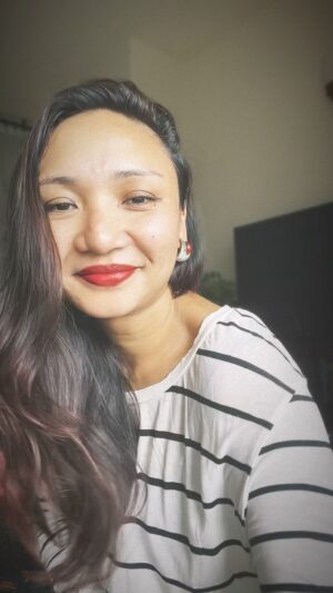 Nadia Aqilah Instagram - Terngiang2 ayat ni - “Jika hari ini ku menghembuskan nafas terakhir, pedulikah kamu?” 

Masih lagi lagu yang terus ke hati, tak perlu try hard, just a good story. Apa yang awak pikir masa tulis ni @amirjaharimuzik 🥹 

#missnadiaaqilahsings