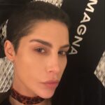 Nadia Hilker Instagram – The following day/ the Aftermath 
My hair gave me so much strength and confidence that I especially after we wrapped the Walking Dead wanted to find out who I am without it, 
on top I wanted a change!
So I do I regret it?
Yes and no!
„Yes“ in every possible way
„No“ I won’t ask myself my whole life what it would’ve been like 
In case you wanna know more let me know and I will speak about it more and in depth

Am nächsten Tag 
Meine Haaren hatten soviel Einfluss auf mein Selbstbewusstsein dass ich rausfinden wollte wer ich bin ohne die Haare
Vorallem nachdem das Chapter „The Walking Dead“ vorbei wollte ich eine Veränderung 
Bereue ich es?
Ja und nein 
„Ja“  in jeglicher Hinsicht
„Nein“ ich werde mich nicht ein Leben lang fragen was wäre wenn
Falls ihr mehr hören wollt zu dem Thema gebt Bescheid💚