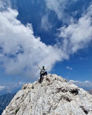 Nadia Hilker Instagram - Can‘t believe I did this!
Reached one of the summits in the Dolomites!
One of the coolest and scariest things I’ve ever done!
Never limit yourself!
You got this everybody out there!❤️
