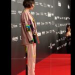 Nadia de Santiago Instagram - Larga vida a los @premiosidolo en su primera edición. Gracias por nominar a #ElTiempoQueTeDoy ! Muchas gracias también a @marafervi por sus manos, con @diorbeauty. A @arenamartinezofficial por el traje tan bonito 💥🎨 A @alipromesas por hacer de Celestina. A @valytyplace por los @lodishoes Y a ti, @cris_casero por acompañarme.