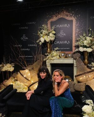 Nadia de Santiago Instagram - Noche bonita de reencuentros y emociones celebrando nuestro cine. Gracias a la @academiadecine una vez más por juntarnos y compartir. Ha sido un año precioso de historias✨

Gracias @silviafernandezatelier por el vestidazo y la pasión, a @justeneshoes por los cómodos zapatos, a @bea_soldado por las joyitas y a @galleryroomc por la ayuda y la coordinación. 
Y a mi @marafervi junto con @dior y @diorbeauty por el maqui.

#Goya2023