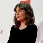 Nadia de Santiago Instagram - Noche muy bonita en los @premiosforque. Abrazando a Veronica Forqué y celebrando nuestro cine y nuestras series. Que emocionante darte el premio a mejor interpretación femenina en cine @laiacosta_ . Contigo @mikiesparbe. Gracias a @pedrodelhierro_official @marinagarciajoyas, a @marafervi a @diorbeauty @dior y a mi equipo @tandemtalent y @cris_casero por acompañarme.