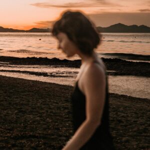 Nadia de Santiago Instagram - 🌊🌿🌜🕯️🌸✨O
📸 @martaguitartfotografia