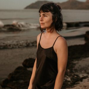 Nadia de Santiago Instagram - 🌊🌿🌜🕯️🌸✨O
📸 @martaguitartfotografia