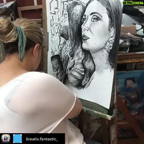 Nadine Labaki Instagram - شكرًا ❤️! Repost from @kreativ.fantastic_ using @RepostRegramApp - @nadinelabaki بعضهم كالوطن ان غابوا عنا شعرنا بالغربة#نجيب_محفوظ#nadinelabaki#studio#charcoaldrawing#sketch#portraiturephotography#contemporary_art#portrait#portraiture