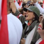 Nadine Labaki Instagram – تصبحون على اجمل استقلال وأحلى ثورة ! #لبنان_ينتفض 🇱🇧 شكرًا @michel_zoghzoghi على هل الصورة الحلوة!