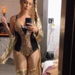 Nadine Velazquez Instagram - It’s been 7 days since QUEENS wrapped season 1 and I’m still in my performance braid (laziness). Filming the last performance of @queensabc was so special to me. I got injured during rehearsals and they had to prepare to have a dancer double for me. This made me so 😞 as I wanted to finish 💪🏽 “Valeria” grew with the show as both as an artist and friend but I also grew too as an actress & new singer/dancer. I’ve had two left feet on Queens and I’m always the last one to get the dance routine and usually the only one messing up but I wanted to prove to myself that I had grown! So I prayed, iced and soaked my injured ligament and rehearsed and rehearsed powering through completely intending to be well the day of our performance and I did it! These little wins make me so excited. Anywayzzz- this braid comes off today! Enjoy some slides of my last day of S1 on Queens. ✨❤️💋💪🏽🇵🇷👸🏻 Hair by: @iamcassandrapowell Makeup by: @parrapaints Costume by: @provifulp 🇵🇷 Moves by: @fatima_noir Cute dancer double: @dejiavu_