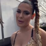 Nadine Velazquez Instagram - It’s been 7 days since QUEENS wrapped season 1 and I’m still in my performance braid (laziness). Filming the last performance of @queensabc was so special to me. I got injured during rehearsals and they had to prepare to have a dancer double for me. This made me so 😞 as I wanted to finish 💪🏽 “Valeria” grew with the show as both as an artist and friend but I also grew too as an actress & new singer/dancer. I’ve had two left feet on Queens and I’m always the last one to get the dance routine and usually the only one messing up but I wanted to prove to myself that I had grown! So I prayed, iced and soaked my injured ligament and rehearsed and rehearsed powering through completely intending to be well the day of our performance and I did it! These little wins make me so excited. Anywayzzz- this braid comes off today! Enjoy some slides of my last day of S1 on Queens. ✨❤️💋💪🏽🇵🇷👸🏻 Hair by: @iamcassandrapowell Makeup by: @parrapaints Costume by: @provifulp 🇵🇷 Moves by: @fatima_noir Cute dancer double: @dejiavu_