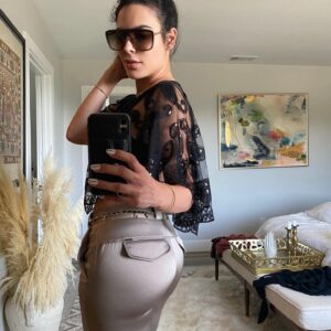 Nadine Velazquez Instagram - Sorry but somebody got tell ‘em I’m walking around with a national treasure behind me and a whole buffet. 🍗 🥩 🍚 🌽 🍑 🎂 🍰 🥤