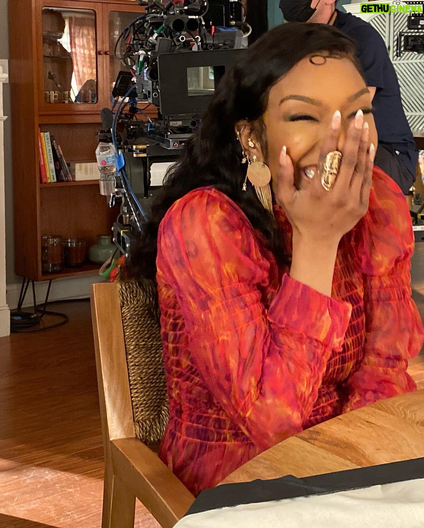 Nadine Velazquez Instagram - Check it…check it out! ‘Bout to tell you what this QUEEN B is all about: Artistically, I’ve never met another actress that I’ve ever shared the screen with who’s been as GIVING and as UPLIFTING as @brandy. Nope. NOBODY compares. NOBODY has ever taken the time to care to personally hype me up and draw out of me the gifts I have hidden. Not just musically, but also my love for God and my love for art. Nobody (except 1 other who shall remain nameless) has TRUSTED my work like B. Everyone’s been too busy perfecting themselves, (including ME) to pour into someone else to the degree that she does and WILL if you’re open to receiving. B! Bestita! Avatar! Sister! Friend! You show me that it’s possible to be dedicated, gifted, and empowered while also sharing the stage. To you, if we all show up at our greatest potential, we ALL win. And that is #truth and applies to anything! You inspire greatness and that isn’t something too many artists can do or even know how to do. It is as rare as YOU. Thank you for trusting me with your sensitivity, your passion, your rage, your love, and your pain. Thank you for being willing to take a unique journey with me as friends down the road of self forgiveness and healing. Thank you for tooooo many hysterics on and off set and B??? THANK YOU for having my back. I am so grateful you were born. You are the gift. 🎁 Feliz Cumpleanos, B! ♠️ TQM! 🎉🎂🎈