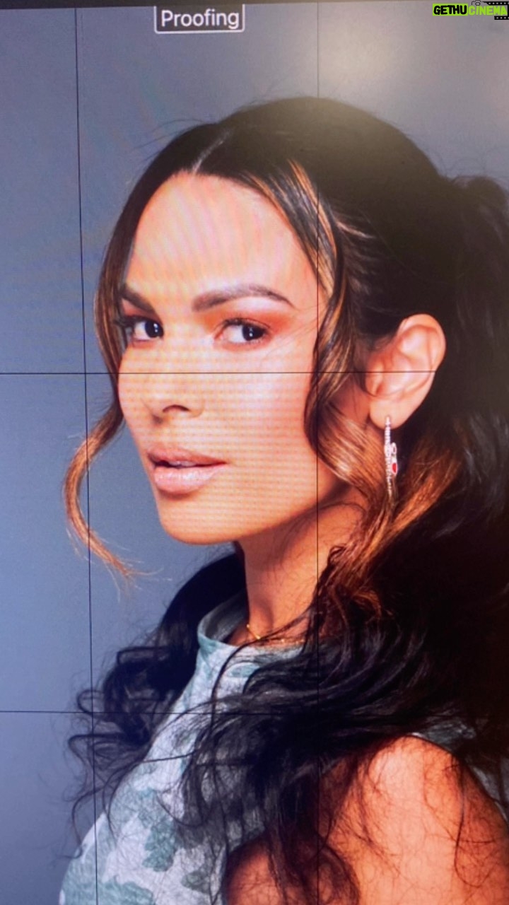 Nadine Velazquez Instagram - A whole year has come and gone again, and here are some unforgettable moments on the set of QUEENS 📺 ❤️👑.