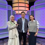 Nadiya Nisaa Instagram - Geng office yang tak Monday Blues semestinya #SeOfis 💖 ✏️📓📒👔👩🏼‍💼 Dah boleh enjoy drama bersiri #SeOfis 4 episod sekaligus sekarang di aplikasi @tontonmy ✨ ▶️ SeOfis Episod baru setiap Khamis. Hanya di Tonton! Dilakonkan oleh: @sallywho @nadnisaa @missnadiaaqilah @fahrinahmad_fa @hafizulkamal @anasridzuan @ikhwanlein Dan ramai lagi! #SeOfis #Tonton #SitiSaleha #NadiyaNisaa #NadiaAqilah #FahrinAhmad #HafizulKamal