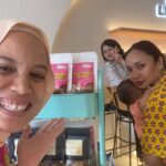 Nadiya Nisaa Instagram - The Nadias Vol.2 | Liserra Coffee, TTDI KL @rasa_nalurinadiya X @nabdelish Again, kita bersyukur punya support system among our friends & families yang bagi kita semangat to go out there & introduce our product to our target market 💖 From @nananomarket appearance, we are so lucky that one of our tester brought us to meet the founder of @liserra.coffee who is highly enthusiast in f&b industry. A very kind, young & stylo couple yang selalu travel untuk cari inspirasi & come out with the best fusion, signature coffee in their menu. Imagine, a mocktail coffee 😱 tengok presentation je dah blew us away 😍 And so, there you go! Our first collaboration with @liserra.coffee at a very chill Brew & Browse event. It went so good. Dapat bertukar pengalaman dengan other f&b vendor, dapat tengok their chef belanja buat plating for Kuah Kacang & Chilli Oil 👍 dapat direct review from their customer who came to buy coffee tapi kita bagi rasa local savory haaa gitteww 🤭 terkejut geng2 hipster bila kita kata ni homemade tau ✨ Thank you so much @liserra.coffee for this opportunity. Nanti kita collab lagi 💖 Bila kita happy dengan quality product kita & orang luar pun bagi semangat cakap product kita boleh pergi jauh, lagi kita seronok nak share kepada semua. Doakan The Nadias for the next event. Siapa nak jemput kami for your event, can drop us a DM ok 😉 @rasa_nalurinadiya X @nabdelish