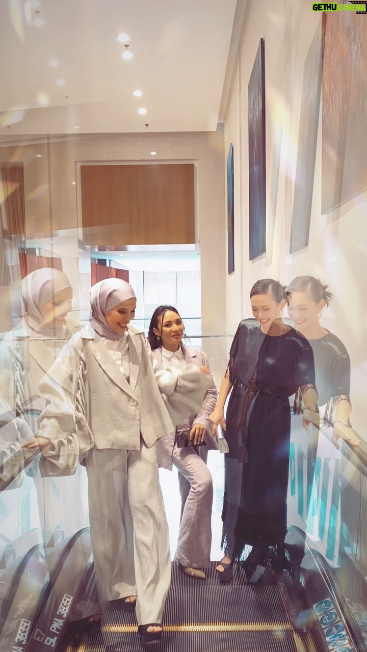 Nadiya Nisaa Instagram - Spending time with these two beautiful ladies, makes it a wonderful shoot. Can we have season 2 proposal coming already ππΌππΌ Our wardrobe by @mimpi_kita @afiqmofficial Location by @fourpointspuchong Nantikan #SeOfis di @tontonmy π