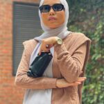 Nadiya Nisaa Instagram – My happy square face dah lama tak jumpa sunglasses yang match 🦸🏻♀️ extra points sebab ada UV shield ⚡️
Oooh.. i am one of the @cool.aunty 💖