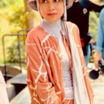 Nadiya Nisaa Instagram – SeOfis go G L A M P I N G on the last day of shoot at @thehootonretreat ✨
I love this printed set from @poplook not just because material dia so breezy tapi set ni sangat transformable (ada ke perkataan tu 😝) from office look to vacation look ✨ so, great purchase ☺️
The shawl bucket hat pulak I memang dah ada lama utk masa2 kecemasan aktiviti beriadah. One whole day shooting under the sun with this one tak rasa pening kepala pun terperap 👍 another great purchase from @lilit_woman 💖
#SeOfis coming to you soon on @tontonmy by @parallaxatwork