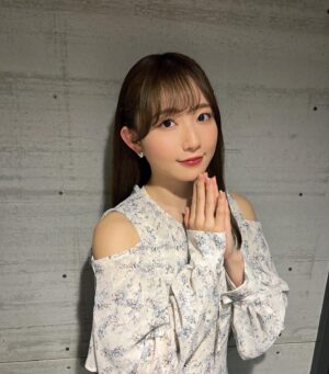 Nagisa Aoyama Instagram - おはようございます😚
#めざましテレビ #イマドキ
ご覧いただきありがとうございました！
「今食べたい最新バーガー」をご紹介しました🍔
中華のバーガー初めて見ました〜😳
おなかいっぱい食べたいときにピッタリなバーガー！ぜび店舗に行ってみてください😚
#フジテレビ #バーガー #ハンバーガー #MERCURYDUO #ワンピース
