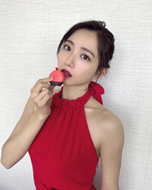Nagisa Aoyama Instagram - ハッピーバレンタイン🍫
#バレンタイン #なぎ写 #青山なぎさ1st写真集