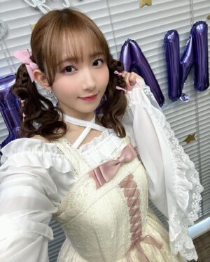 Nagisa Aoyama Instagram - 「青山なぎさ BIRTHDAY FAN MEETING 2024」
ありがとうございました✨

まさか両部ケーキをいただけるとは…！笑
幸せいっぱいでした〜🤤
距離感近めのファンミ楽しかったですね🥰
 #青山なぎさバースデーファンミ をつけて今日の感想ぜひ教えてねん😉
ﾜﾀｼﾉｵﾒﾒ､ｺﾞﾒﾝﾈ。笑

#バースデーファンミ #ファンミーティング