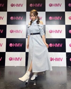 Nagisa Aoyama Instagram - 青山なぎさ2024カレンダー
発売記念イベントありがとうございました🗓
春らしい爽やかなお衣装にしてみたよ〜😚
3月は皆さんに会える機会が沢山あって嬉しかったなぁ🥰
ボイスARは4/1からご視聴いただけるのでお楽しみに✨
カレンダーのご購入はこちらから💁‍♀️(特典付きは完売)x.gd/Xzqbc

#カレンダー #anmille#ワンピース #肩出しワンピ #ツインテール