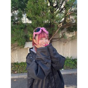 Nagisa Hayakawa Instagram - .
改めて、『王様戦隊キングオージャー』1年間ありがとうございました！！

こんなに素敵な作品に出演出来たこと、凄く光栄に思います👑

口の悪いとことか力持なとことか、女の子だけど一番男勝りなカッコイイマユタを演じられて楽しかったです！👩‍💻 言い慣れない言葉ばかりで難しかったな～笑

ンコソパ民たちの小さな小芝居にも気付いてくださったり、そこから色々な物語を想像してくださったり、皆さんのポストを見るたびにニヤニヤしてました☺

撮影現場もとても暖かくて共演者の方々やスタッフの方々から刺激をたくさん頂きました！キングオージャー最高だな～！！

キングオージャーを通して早川渚紗と出会ってくれた方も、前から好きでいてくれてる方も、これからの私のことを応援宜しくお願いします！🙇‍♀️