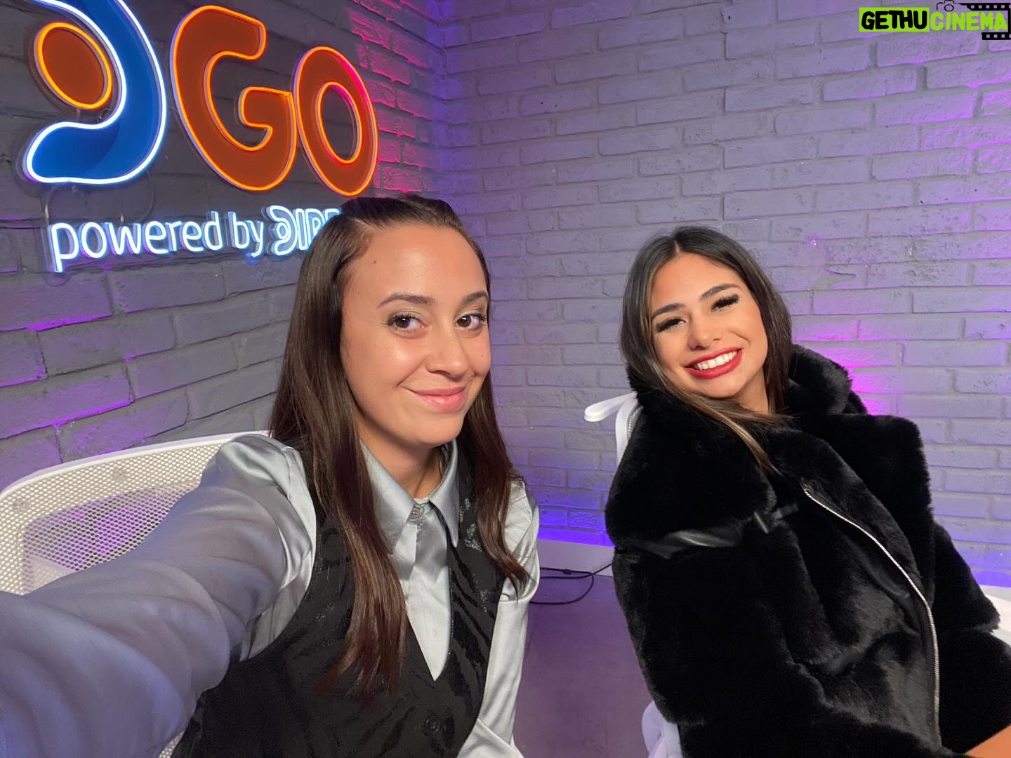 Naiara Awada Instagram - Compañeritos hermosos @danielacelis01 @nachoo_cp así da gusto . Te esperamos en @fueradejoda @telefe los ❤️